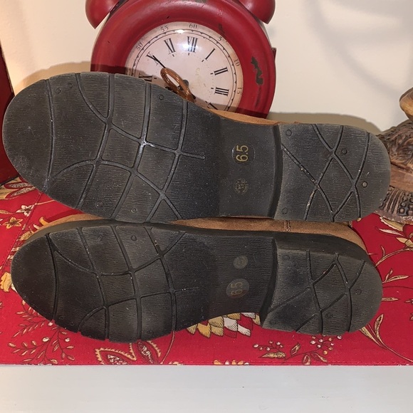 St John’s Bay Size 6.5 Medium.  Like new condition. - Picture 7 of 9